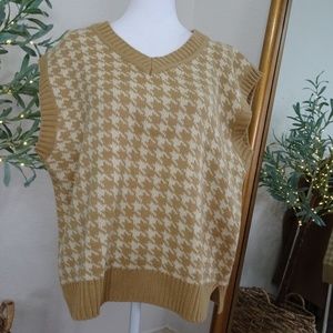 MUSTARD HOUNDSTOOTH SWEATER VEST